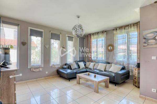 À vendre : Maison spacieuse avec potentiel d’investissement à Bron