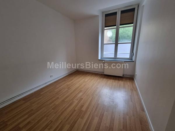 Immeuble de rapport en pierre de 290 m2 avec jardin