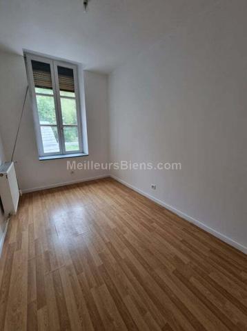 Immeuble de rapport en pierre de 290 m2 avec jardin