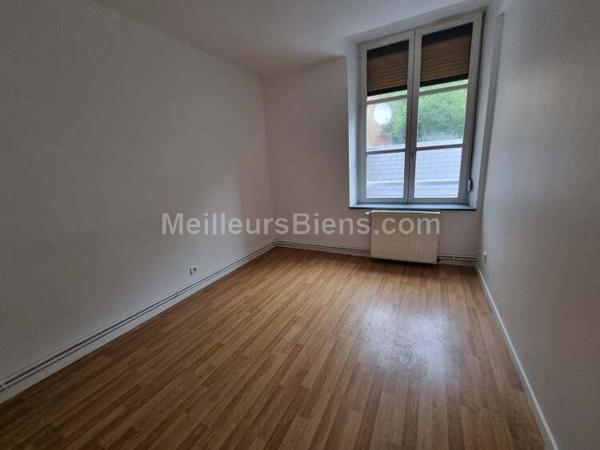 Immeuble de rapport en pierre de 290 m2 avec jardin