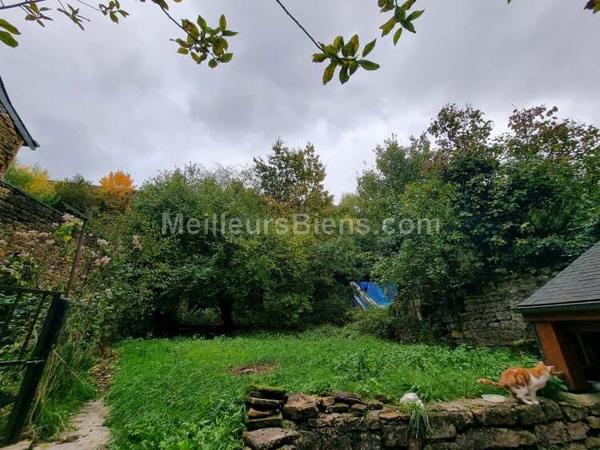 Immeuble de rapport en pierre de 290 m2 avec jardin