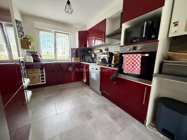 Vente                                                      Maison
                        
                     5 pièces                      82 m2                     à Taden