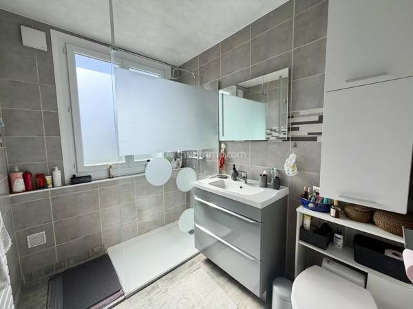 Vente                                                      Maison
                        
                     5 pièces                      82 m2                     à Taden