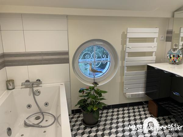 Vente Belle Demeure du XVIIIème siècle - 9 pièces - Parc arboré de 5000m² - Piscine - COGNAC