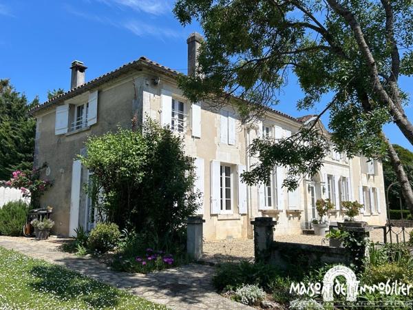 Vente Belle Demeure du XVIIIème siècle - 9 pièces - Parc arboré de 5000m² - Piscine - COGNAC