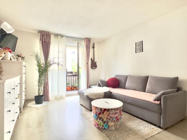 3 pièces avec balcon et parking, Val Notre Dame