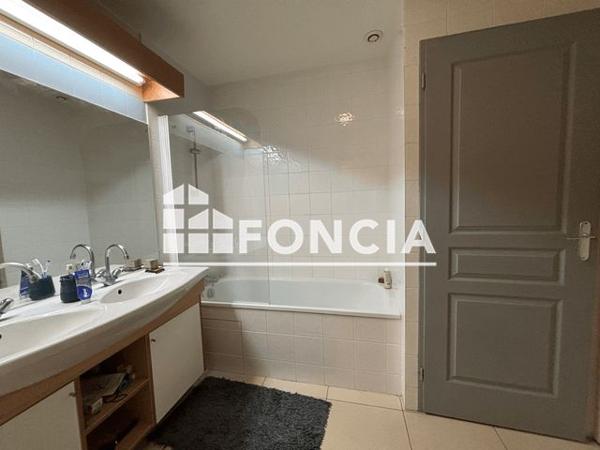 Location Appartement 3 pièces 74.61 m² - 8 GRANDE RUE DE LA GUILLOTIERE Lyon 69007