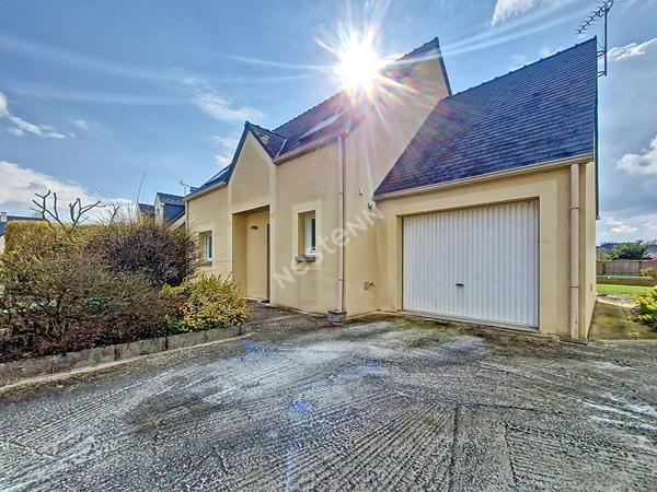 Maison à vendre à Ancenis, quartier calme et très recherché, 5 chambres, joli jardin et garage