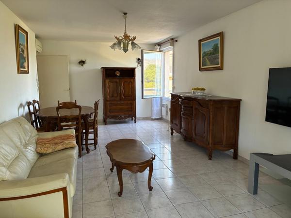 Appartement type 4 avec terrasse et parking