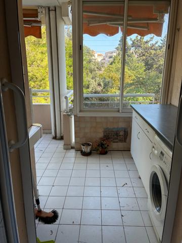 Appartement type 4 avec terrasse et parking