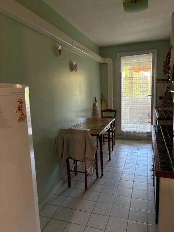 Appartement type 4 avec terrasse et parking