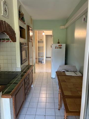 Appartement type 4 avec terrasse et parking