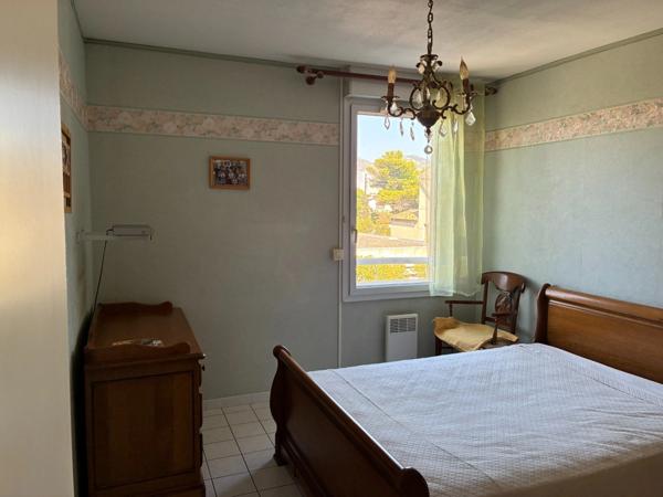 Appartement type 4 avec terrasse et parking