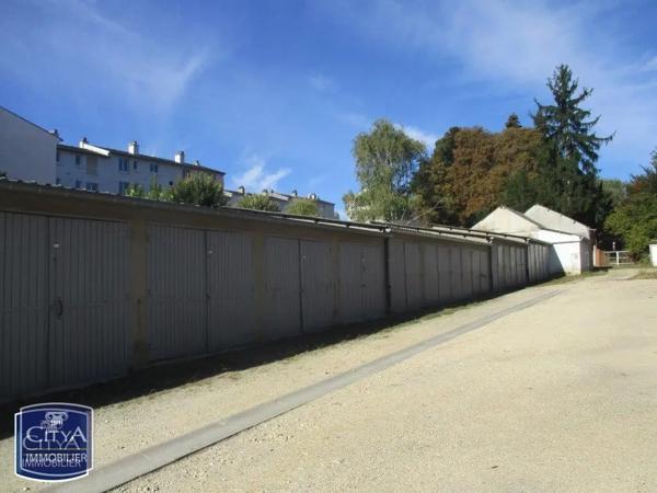 Parking à vendre 300m² Bourges (18000)