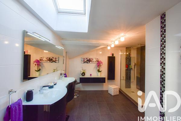 Maison à vendre 9 pièces 143 m² Noisiel