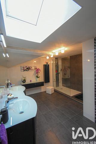 Maison à vendre 9 pièces 143 m² Noisiel