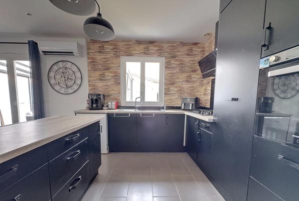 Biganos ! Maison 4P de 87 m2, parcelle de 806 m2, double garage, piscine