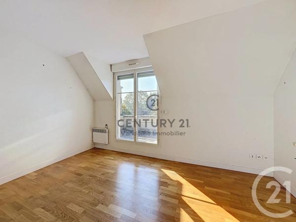 Appartement F3 à vendre  4 pièces - 106 m 2   CREPY EN VALOIS  - 60