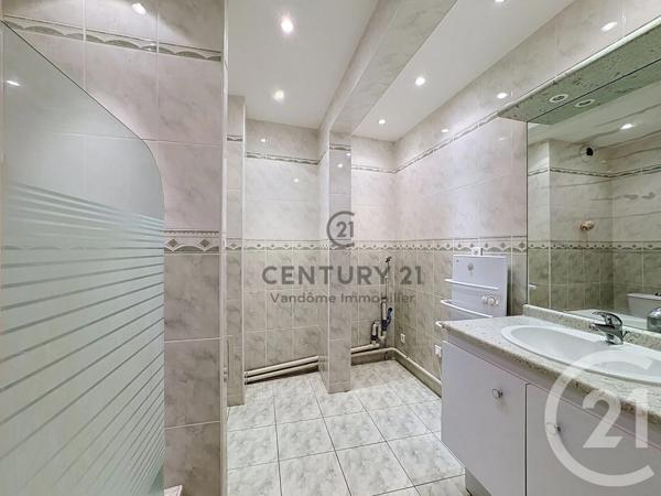 Appartement F3 à vendre  4 pièces - 106 m 2   CREPY EN VALOIS  - 60