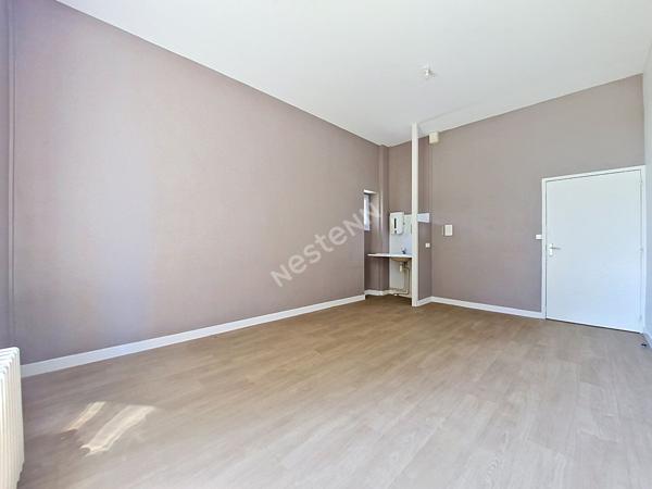 Bureau professionnel de 20m² - MAUVES SUR LOIRE