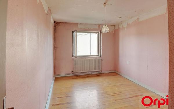 Maison à vendre    5 pièces •  Artas