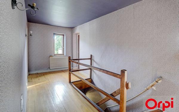 Maison à vendre    5 pièces •  Artas