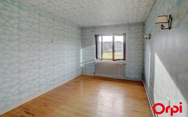 Maison à vendre    5 pièces •  Artas