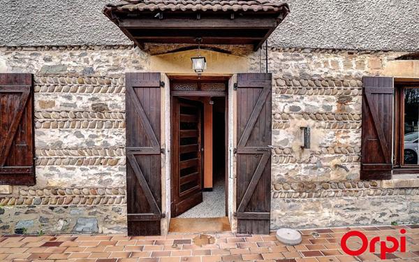 Maison à vendre    5 pièces •  Artas