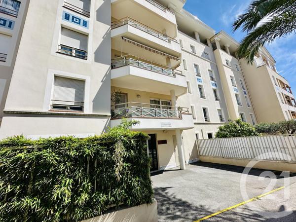 Appartement F2 à vendre  2 pièces - 51 m2 HYERES - 83