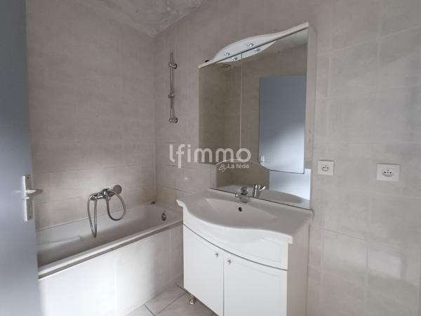 Immeuble comprenant deux logements