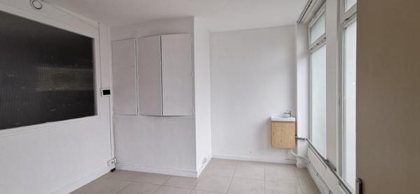 Local Commercial à ARNOUVILLE, 95400 - 8 pièces 114m²