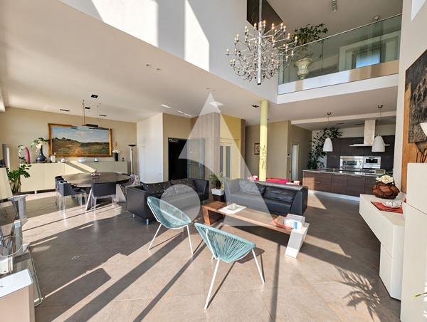 Maison 7 pièces 256 m2
