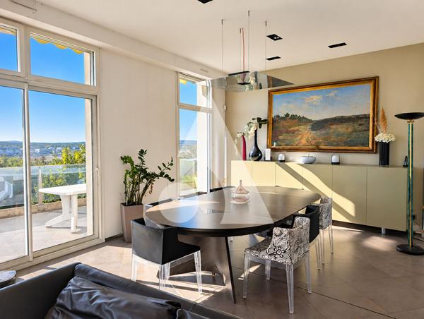 Maison 7 pièces 256 m2