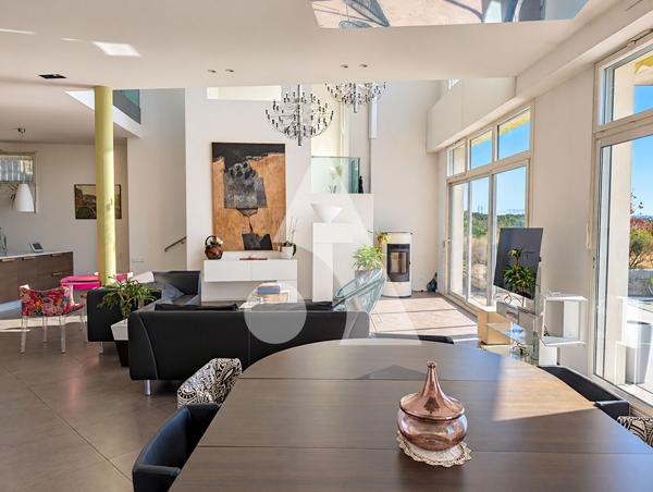 Maison 7 pièces 256 m2