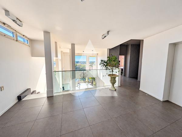 Maison 7 pièces 256 m2