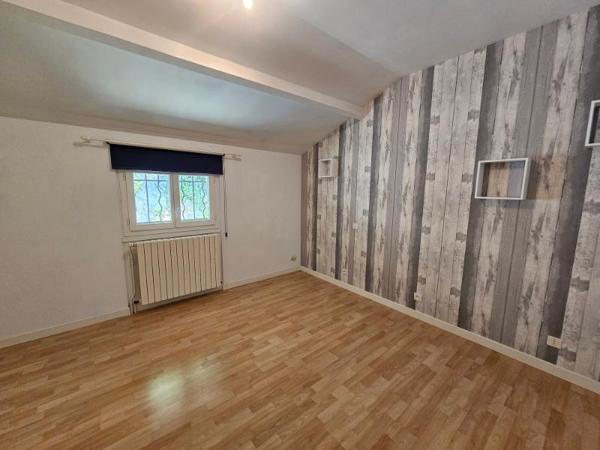 Maison de ville type 7, surface 245 m², garage privatif, sur un terrain 1012 m²