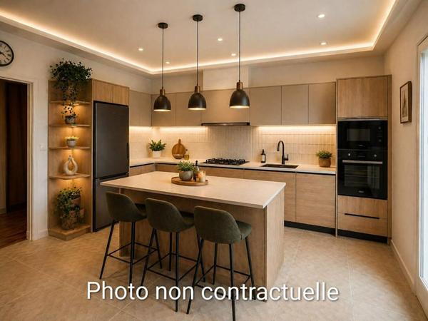 Maison de ville type 7, surface 245 m², garage privatif, sur un terrain 1012 m²
