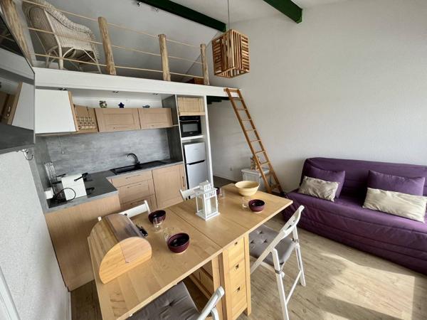 Appartement T2 bis à vendre au centre de Lacanau Océan avec balcon, parking, cellier excellent investissement locatif