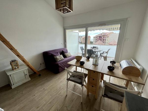 Appartement T2 bis à vendre au centre de Lacanau Océan avec balcon, parking, cellier excellent investissement locatif