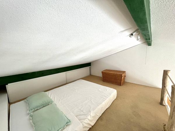 Appartement T2 bis à vendre au centre de Lacanau Océan avec balcon, parking, cellier excellent investissement locatif