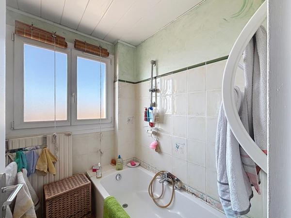 MARSEILLE 14ᵉ – APPARTEMENT T4 LUMINEUX AVEC BALCON + CAVE & GARAGE EN SUPPLÉMENT NON INCLUS DANS LE PRIX
