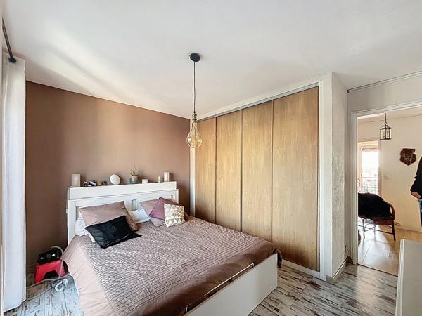 MARSEILLE 14ᵉ – APPARTEMENT T4 LUMINEUX AVEC BALCON + CAVE & GARAGE EN SUPPLÉMENT NON INCLUS DANS LE PRIX