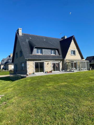 Belle et vaste contemporaine au coeur de St-Malo