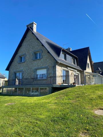 Belle et vaste contemporaine au coeur de St-Malo