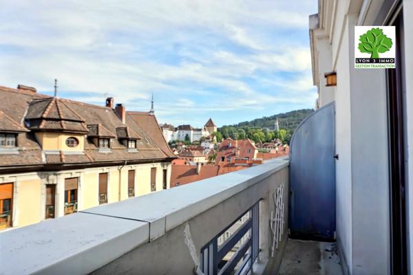 Viel Annecy, rue des Glieres, T1 dans bel immeuble art déco proximité gare.