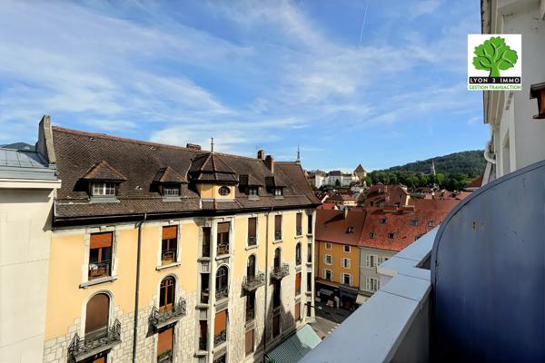 Viel Annecy, rue des Glieres, T1 dans bel immeuble art déco proximité gare.