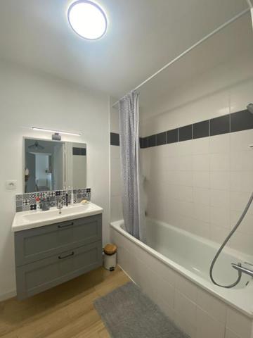 APPARTEMENT  T3 - 68 m2 - 2 CHAMBRES  44640 LE PELLERIN - BUDGET 191850  HAI