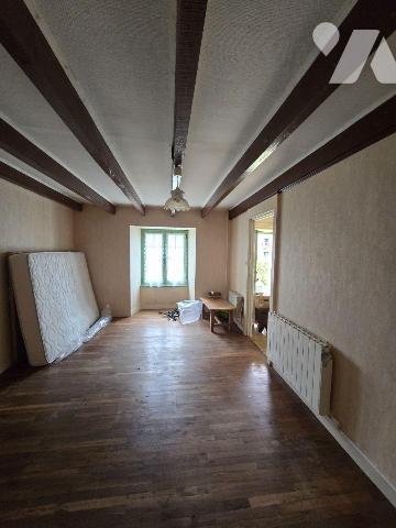 a 10MNS de REDON/GARE, EN HAMEAU, maison en pierre à rénover comprenant : cuisine, chambre, deu...