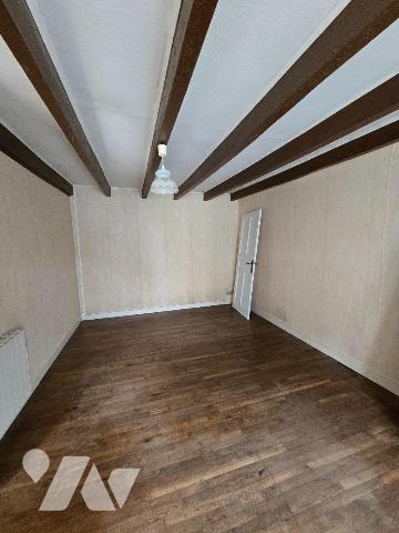 a 10MNS de REDON/GARE, EN HAMEAU, maison en pierre à rénover comprenant : cuisine, chambre, deu...