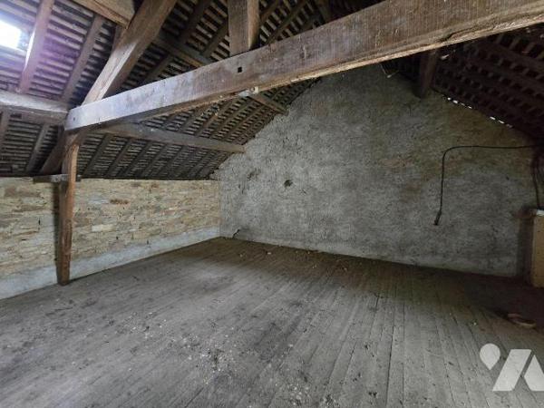 a 10MNS de REDON/GARE, EN HAMEAU, maison en pierre à rénover comprenant : cuisine, chambre, deu...